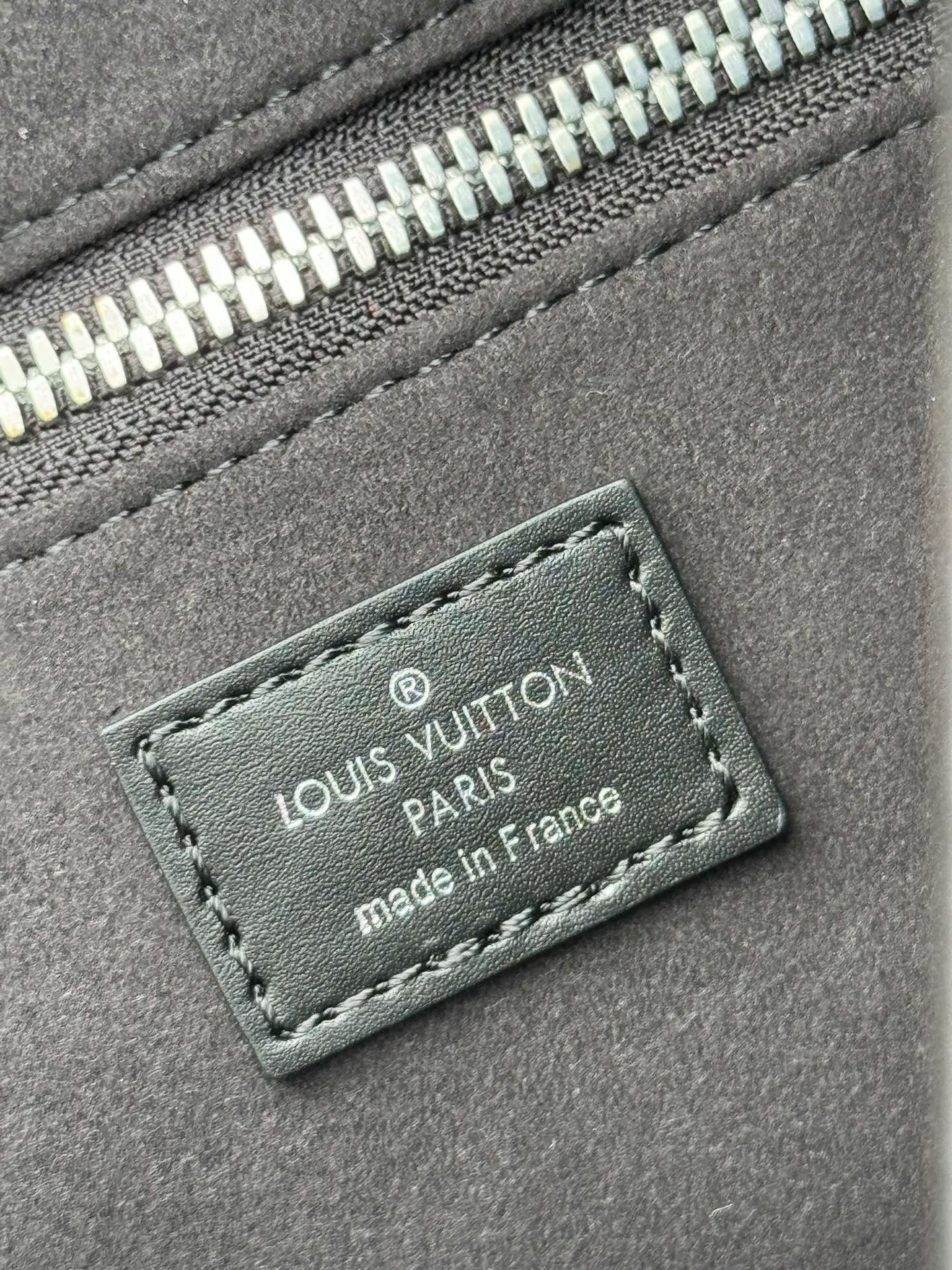 Women's Classic Handbags LOUIS VUITTON 18376379