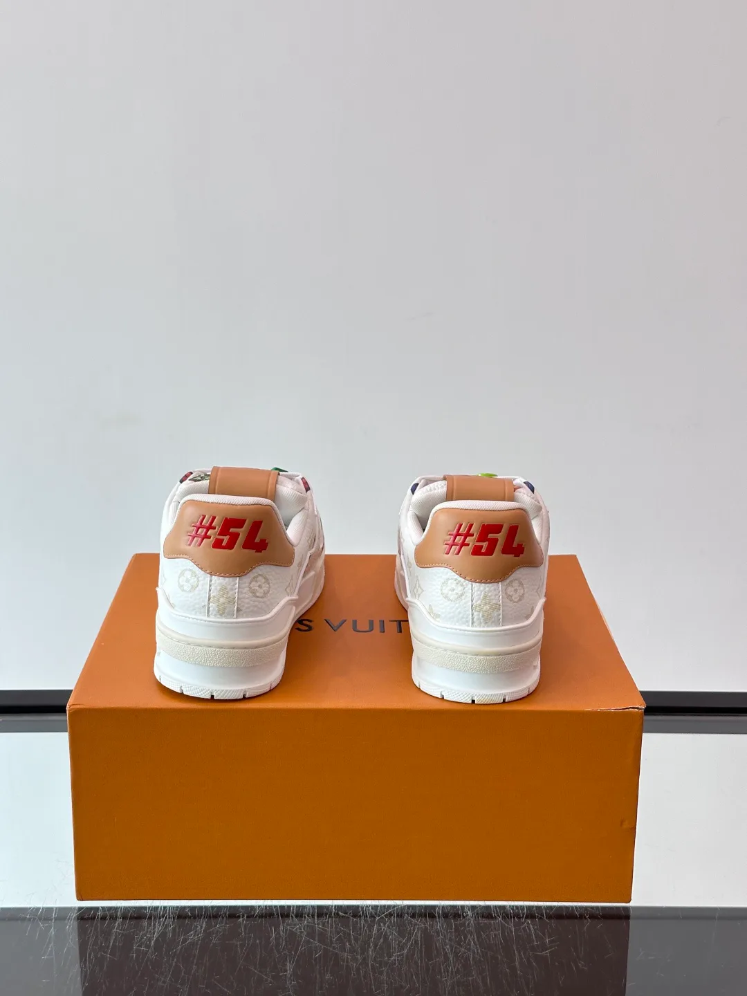 Men's Sneakers LOUIS VUITTON 18400623