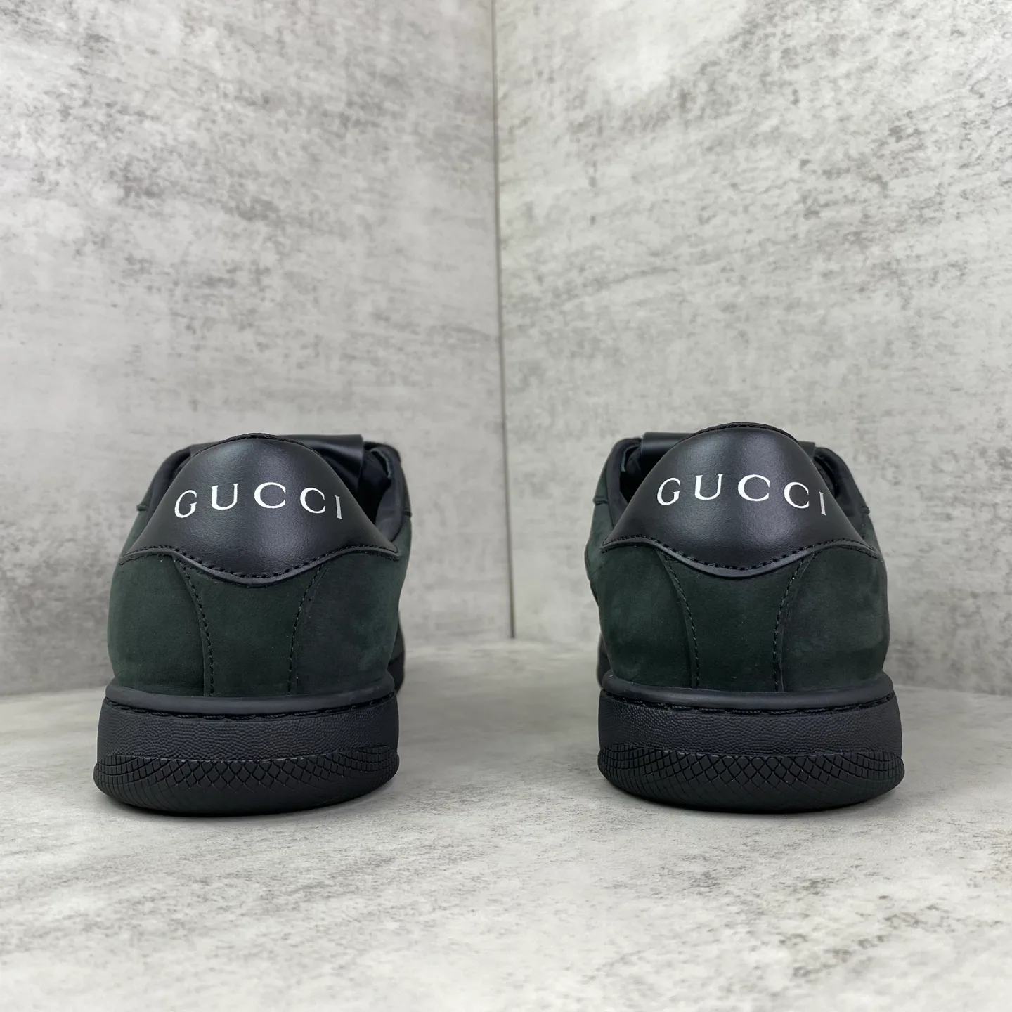 Women's Sneakers GUCCI 18283183