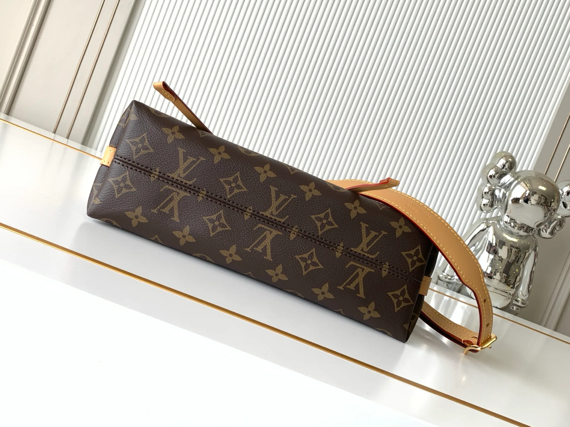 Women's Classic Handbags LOUIS VUITTON 17802972