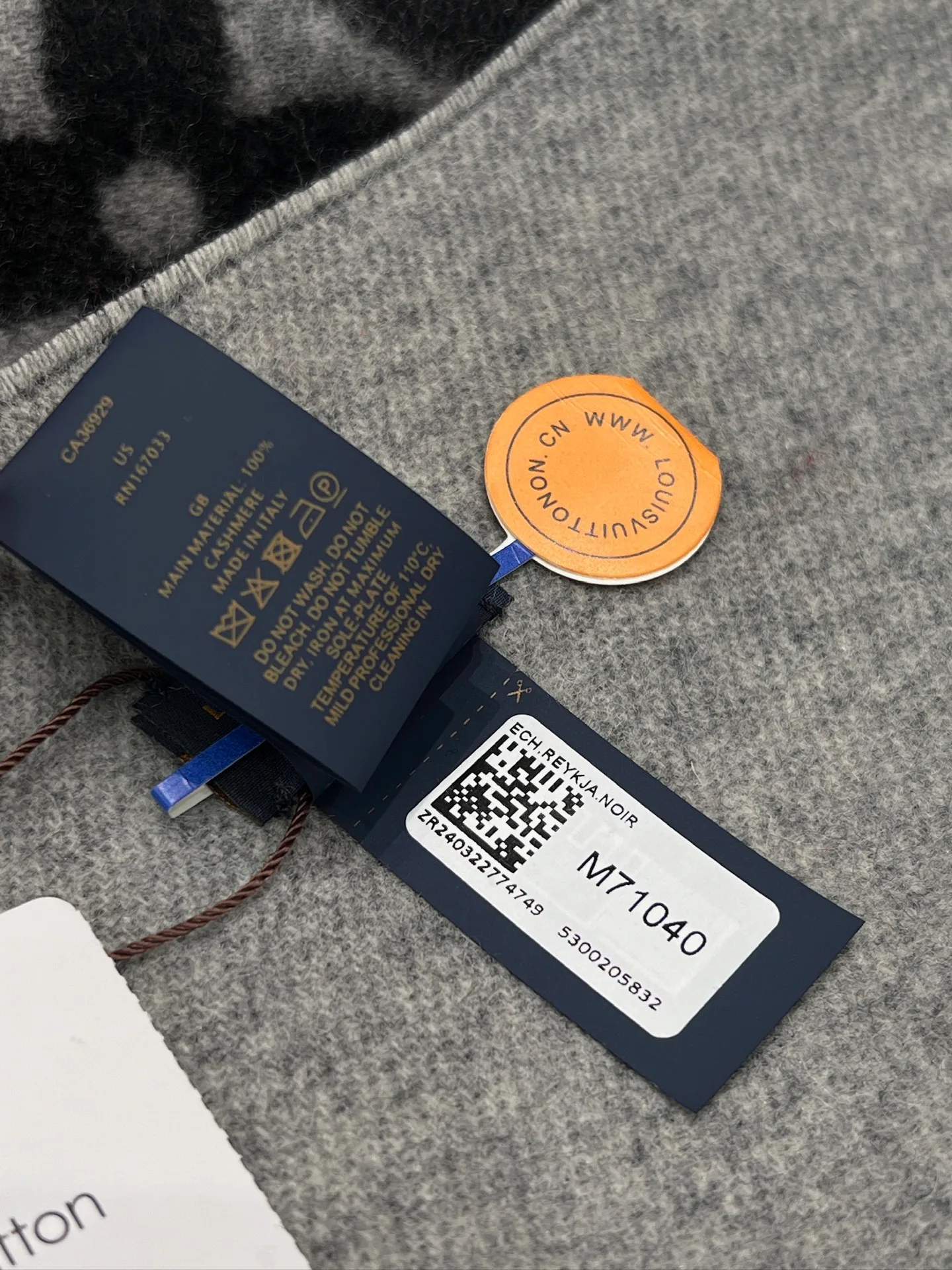 Scarves LOUIS VUITTON 18210427