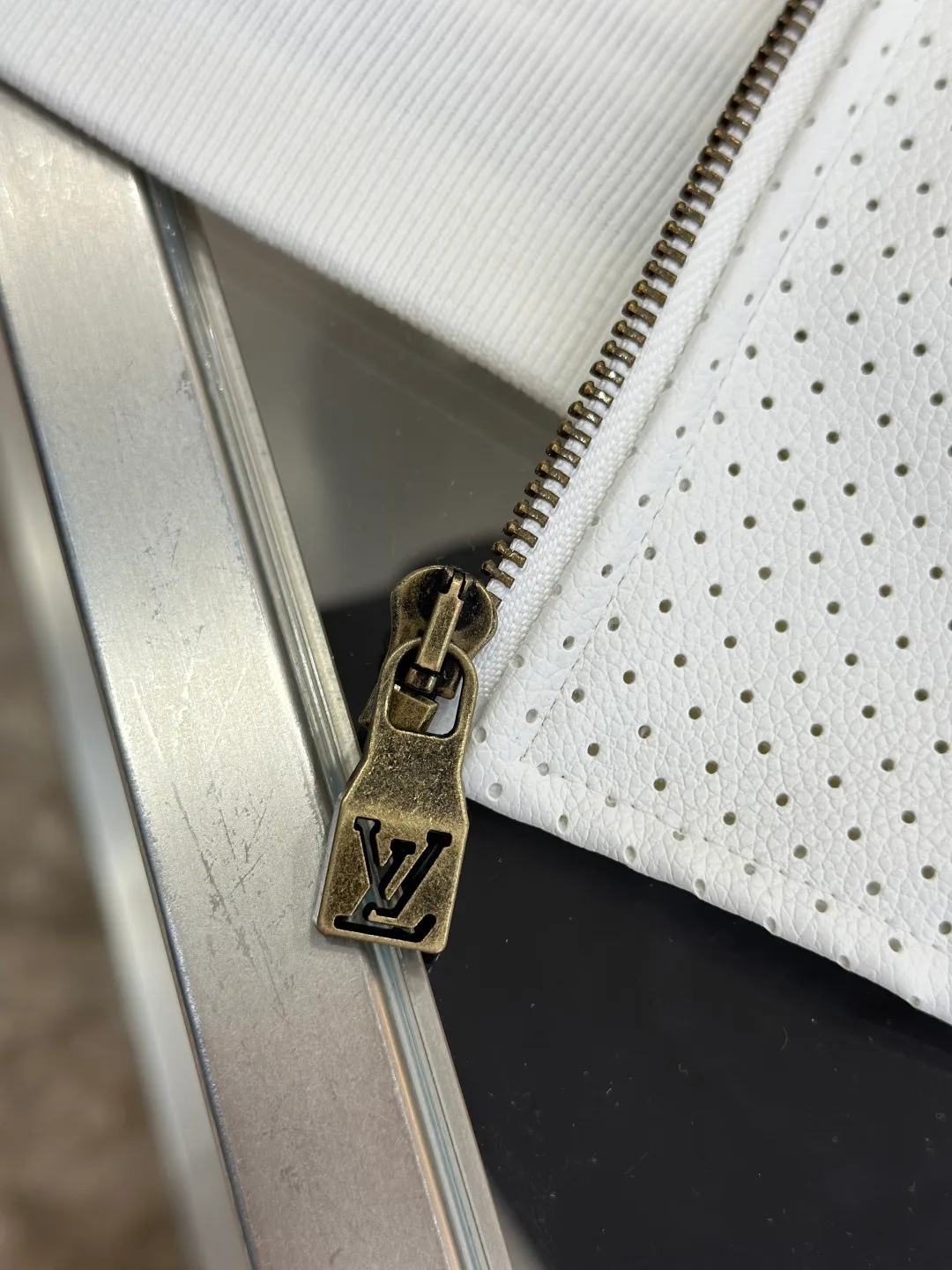 Куртки И Пуховики Мужские Louis Vuitton 18612831