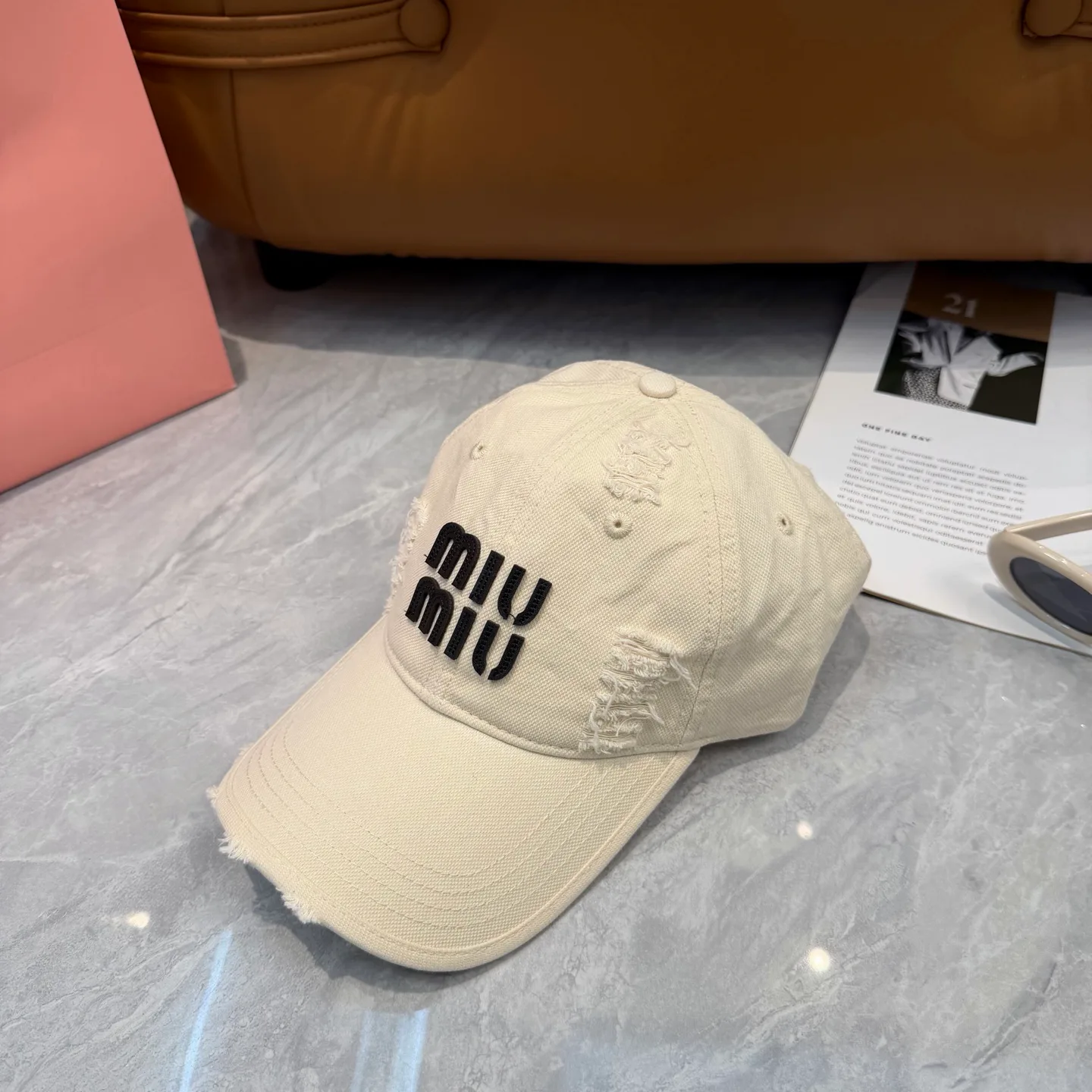 Hats MIU MIU 16853103