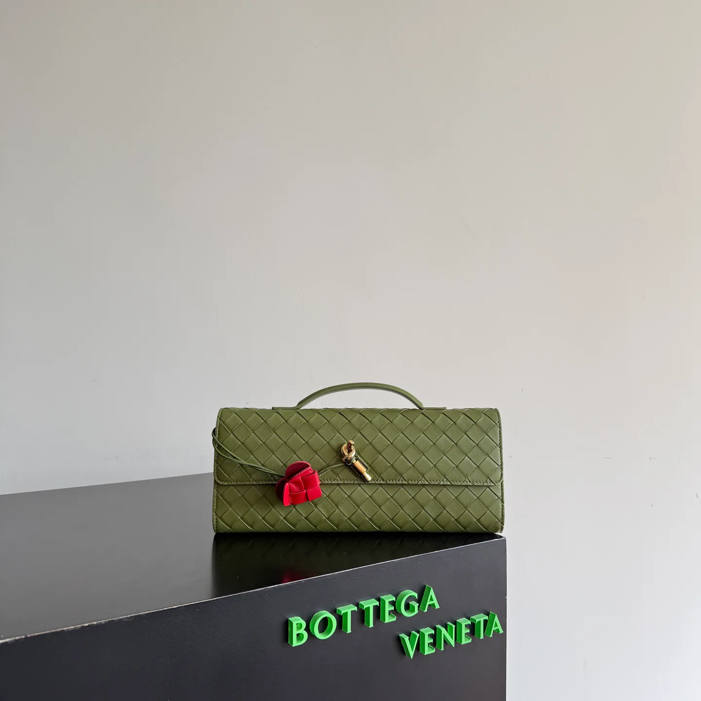 Women's Clutches BOTTEGA VENETA 18266715