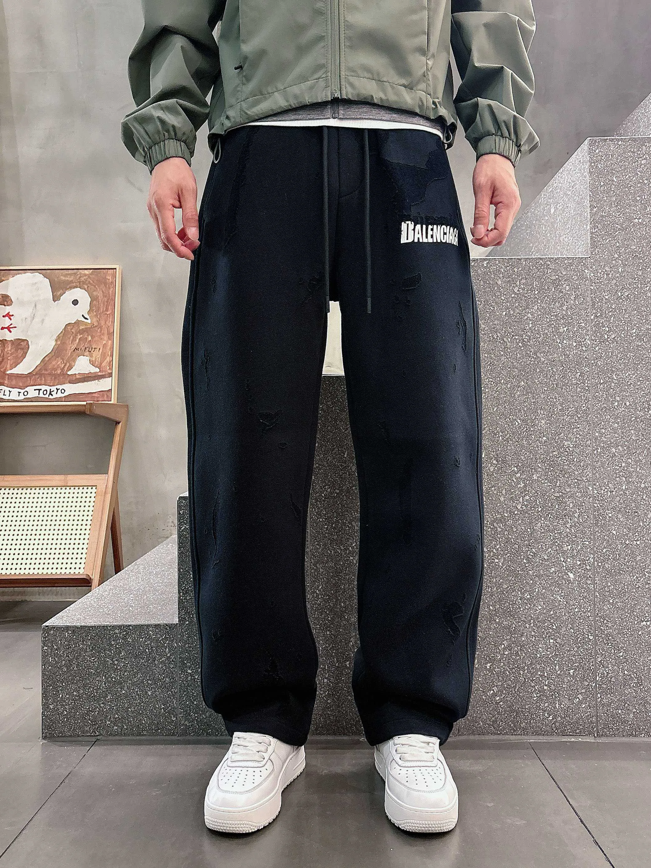 Men's Trousers BALENCIAGA 18368710