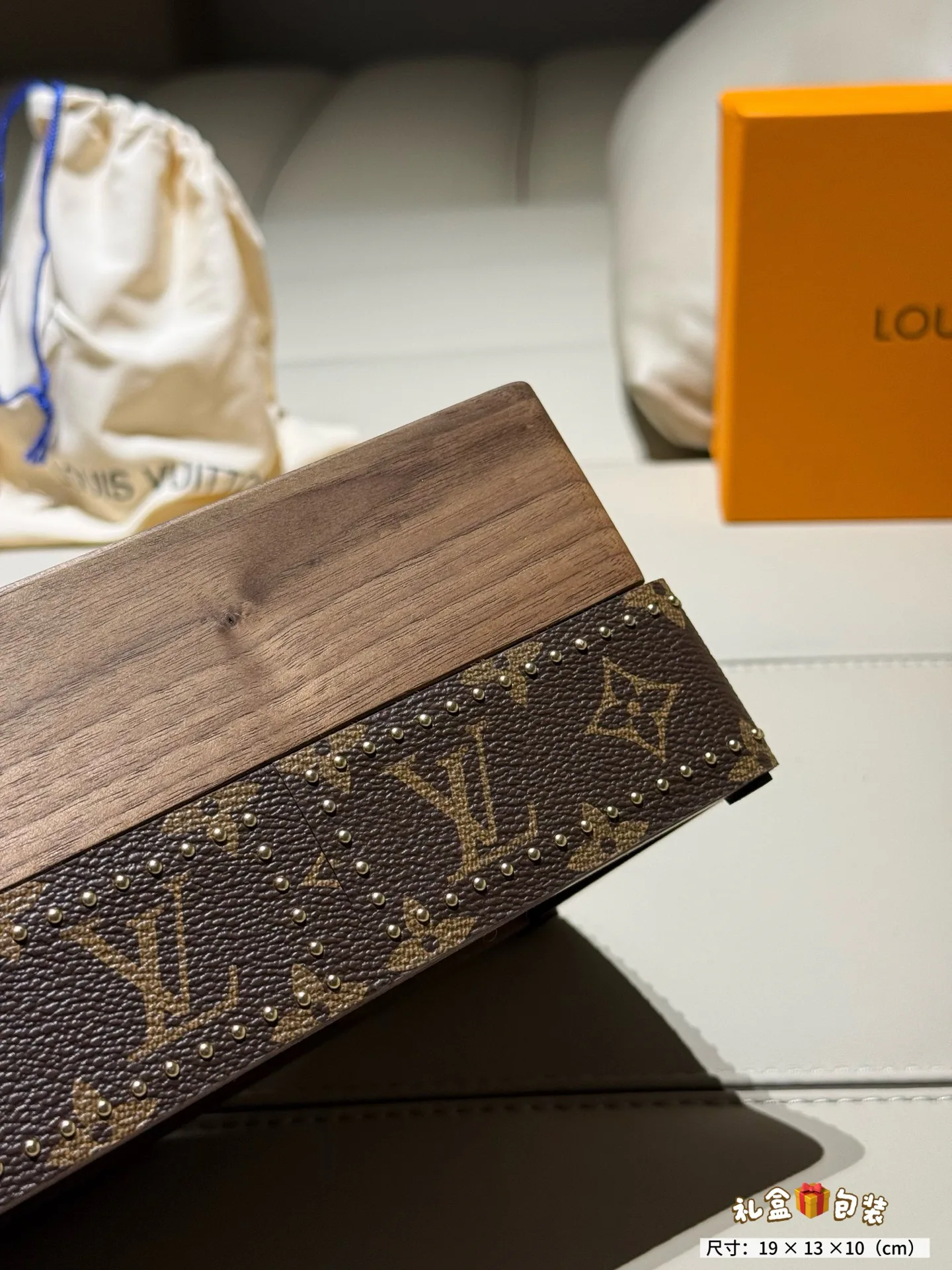Textiles LOUIS VUITTON 18013624