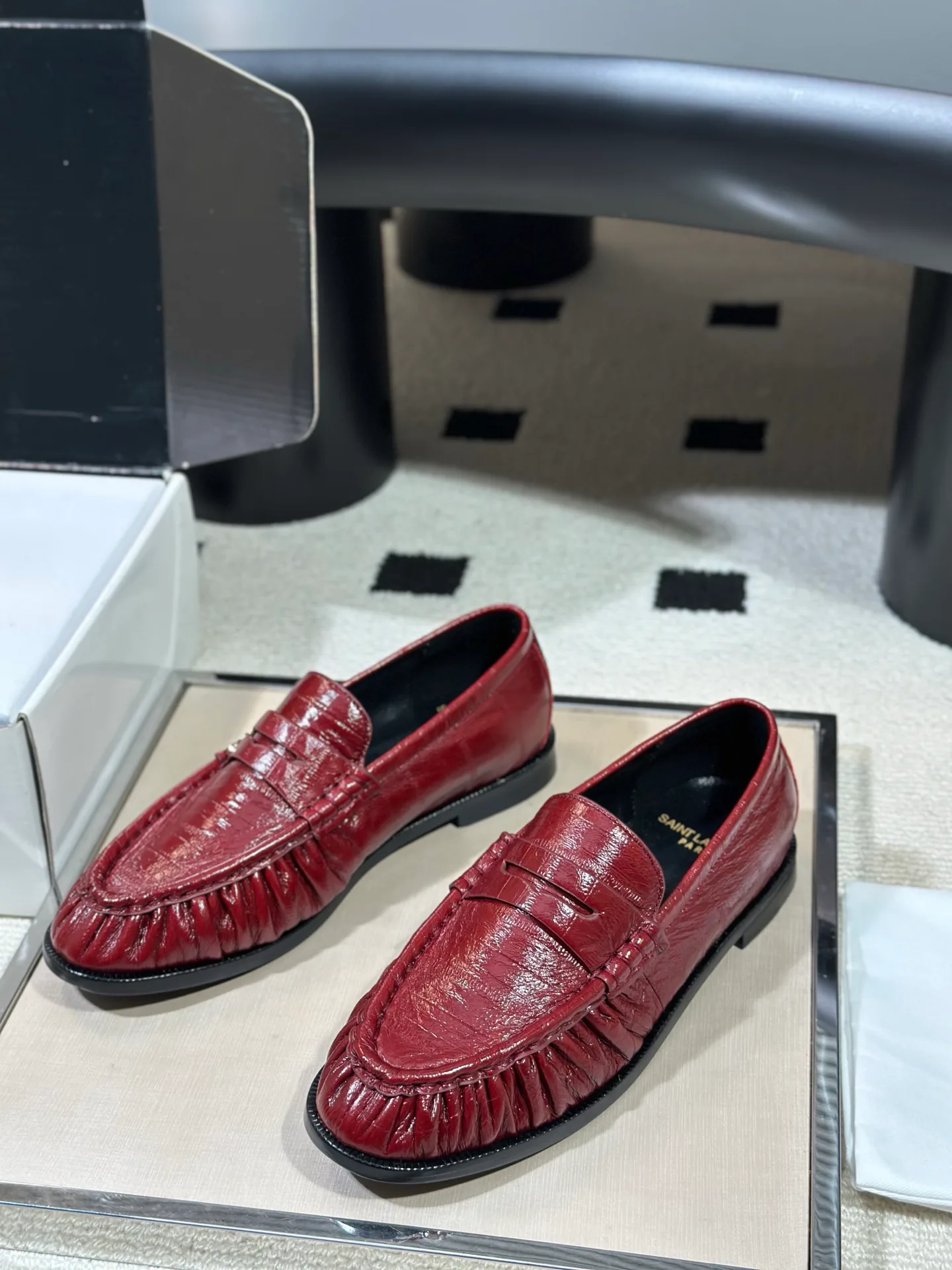 Women's Loafers And Moccasins SAINT LAURENT 18041771