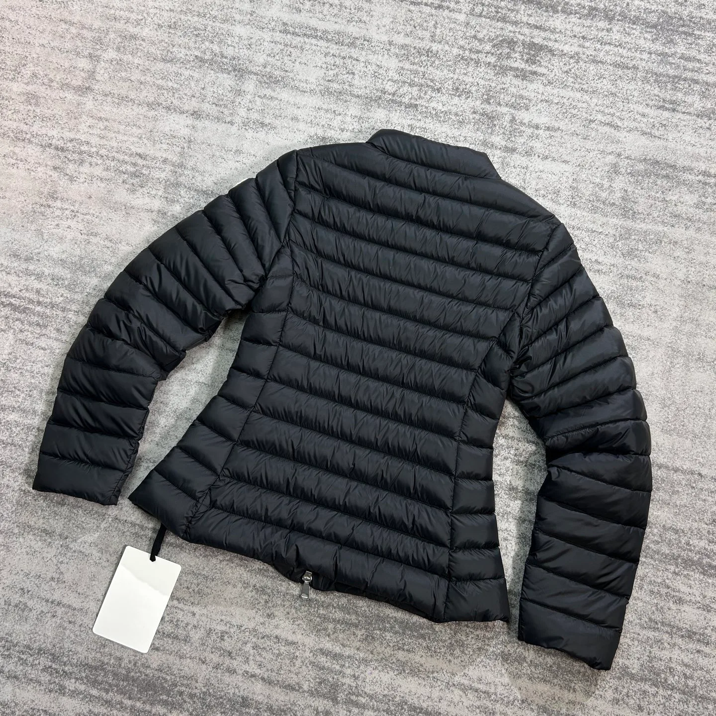 Women's Jackets And Down Jackets MONCLER 18133832
