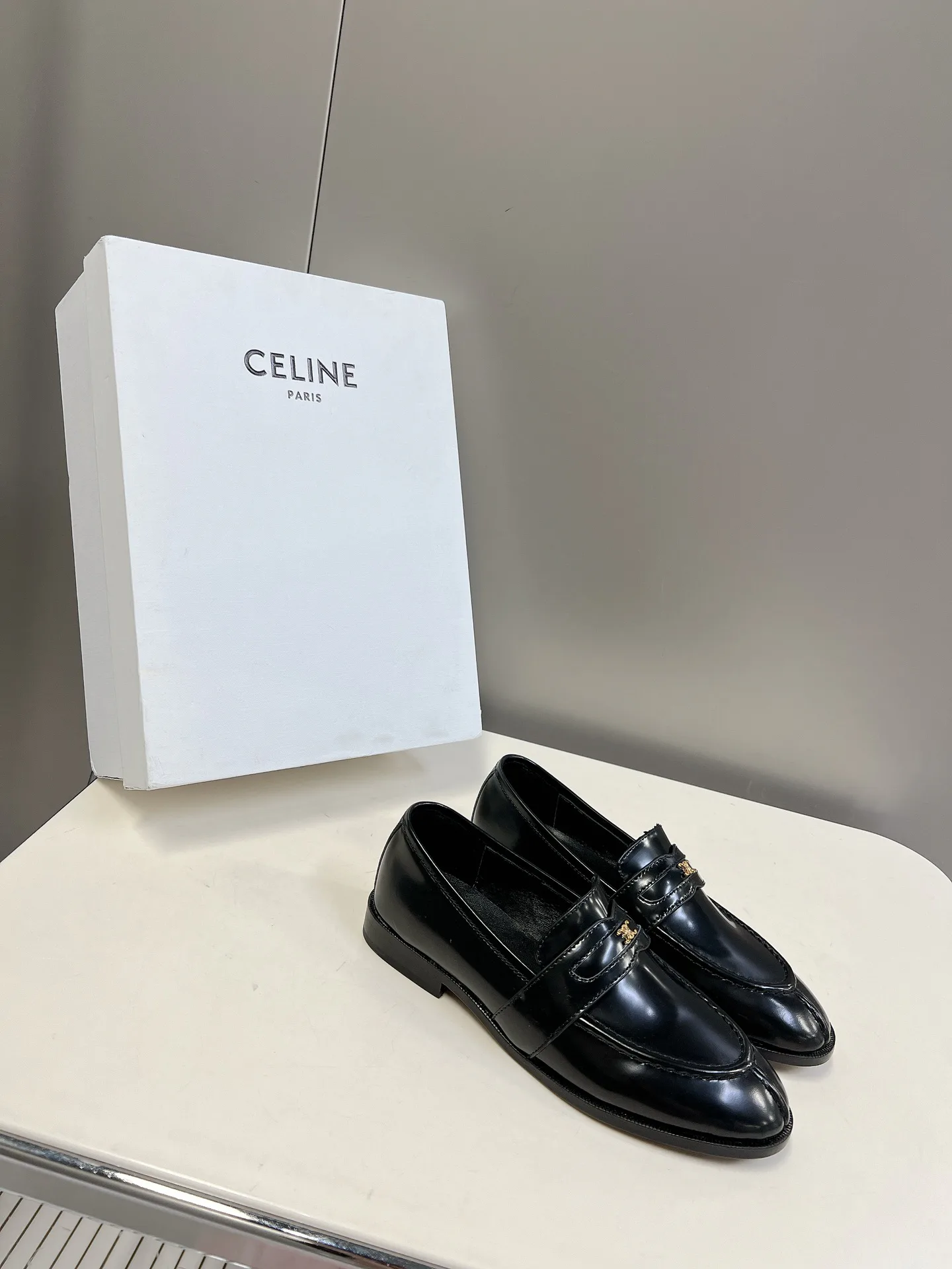 Women's Loafers And Moccasins CELINE 18477283