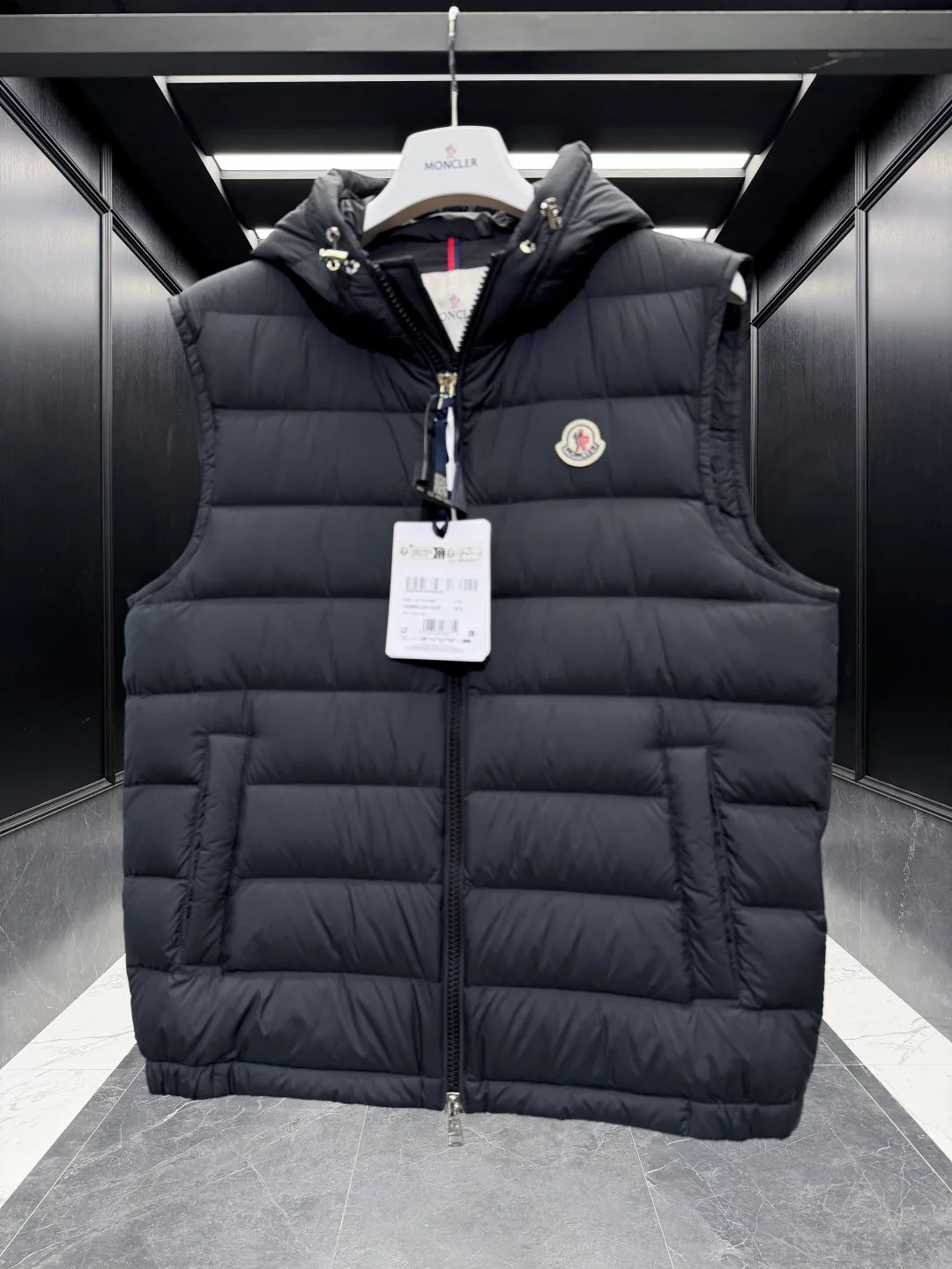 Men's Vests MONCLER 18416851