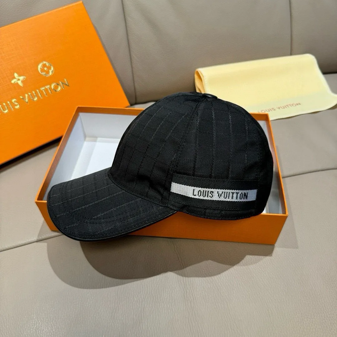 Hats LOUIS VUITTON 17515272