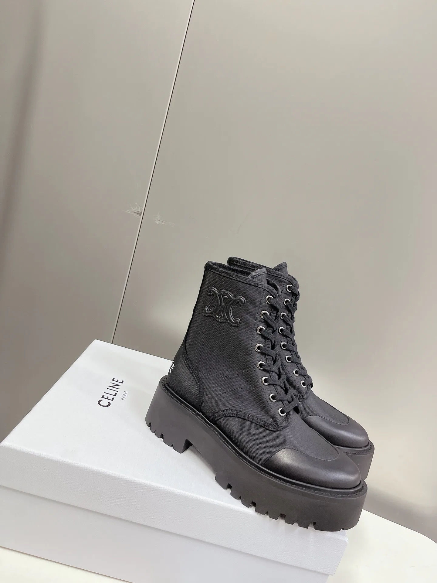 Women's Ankle Boots CELINE 18005924