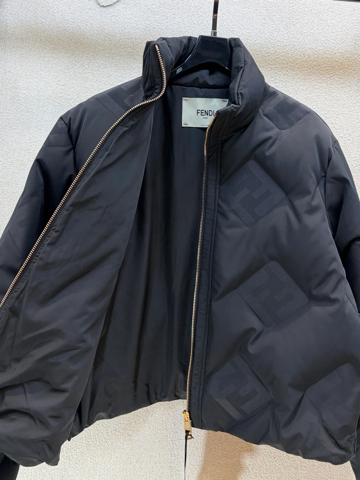 Куртки И Пуховики Женские Fendi 18605865