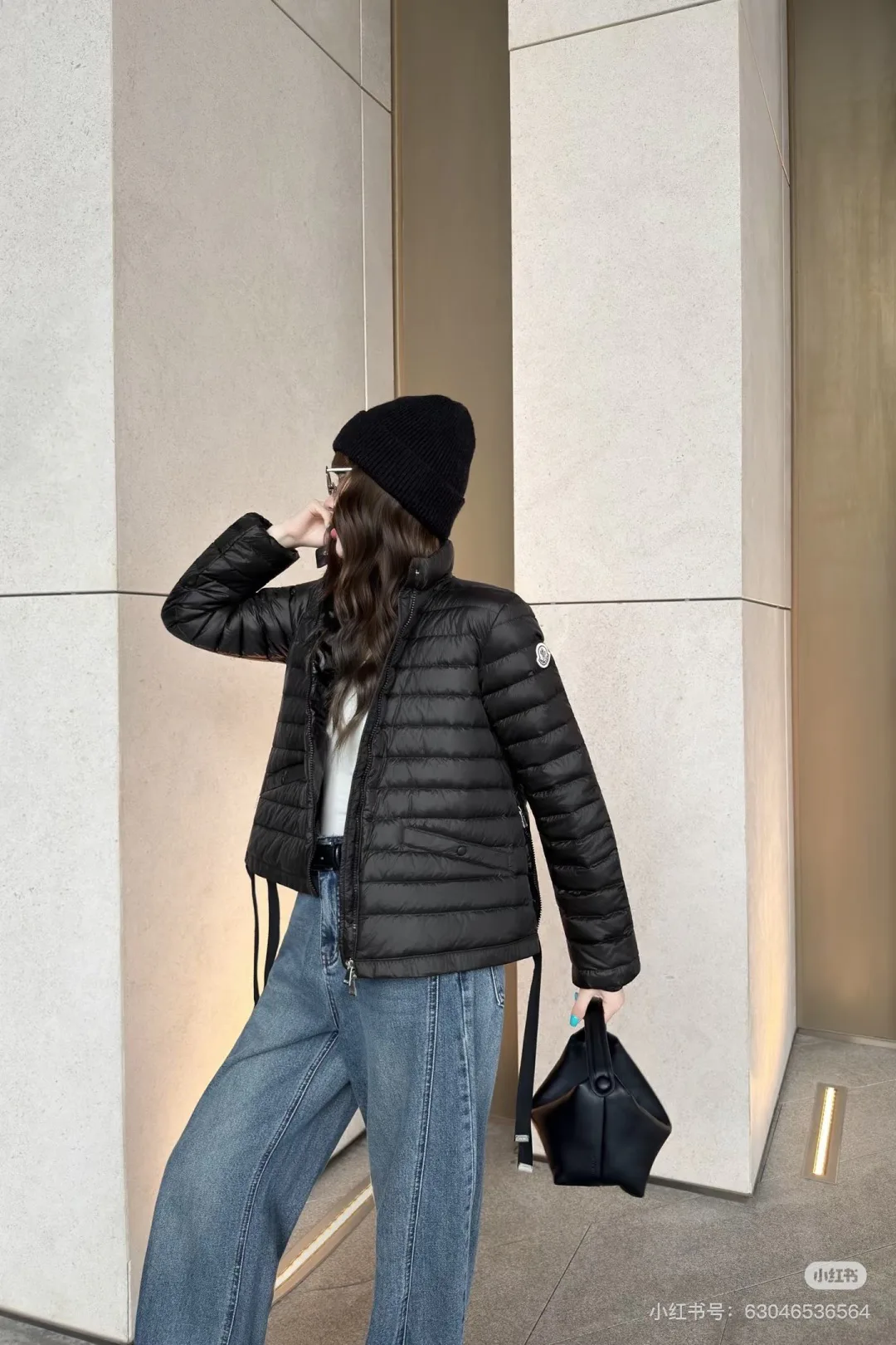 Women's Jackets And Down Jackets MONCLER 18517133