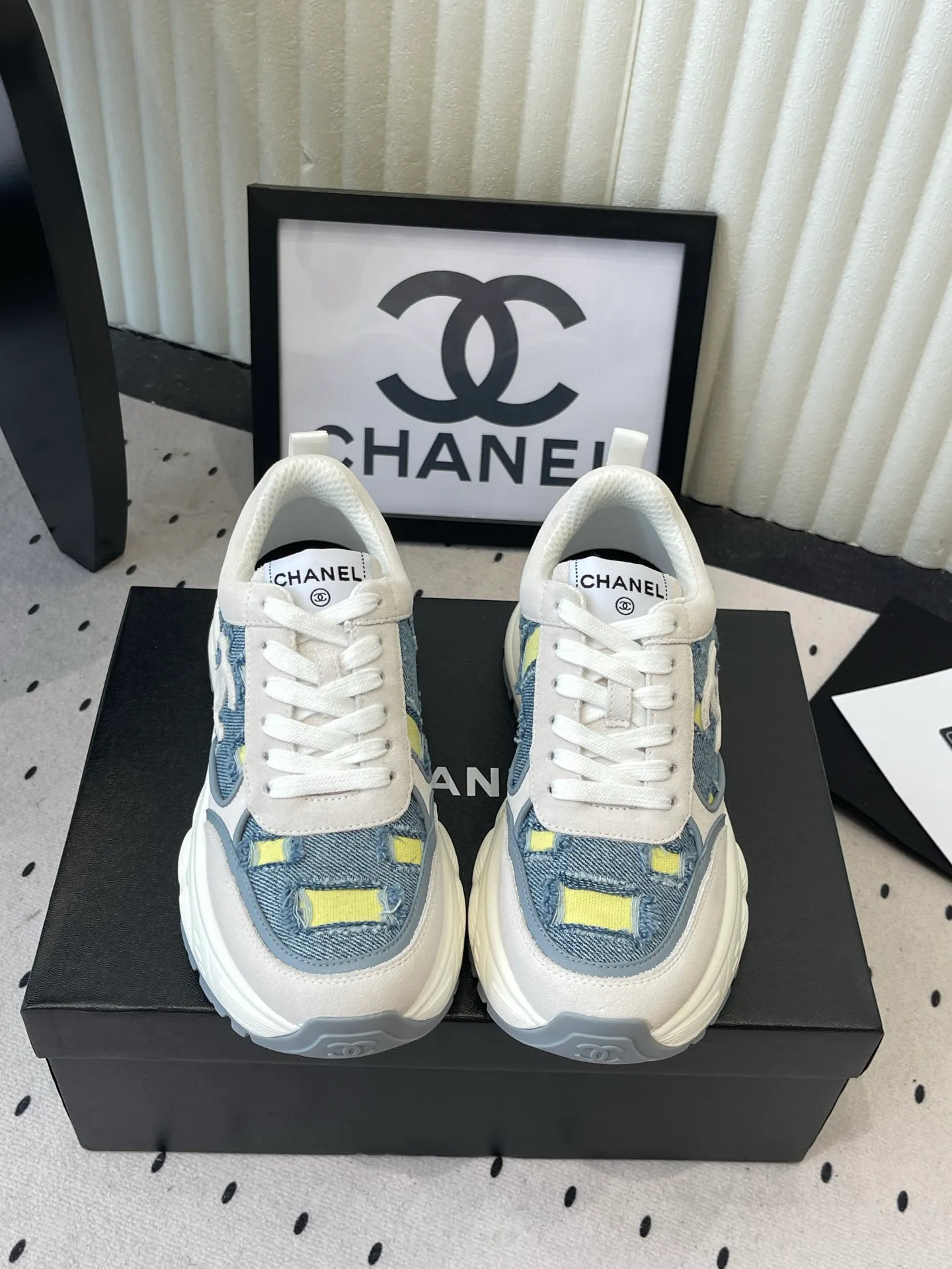 Women's Sneakers CHANEL 17769664
