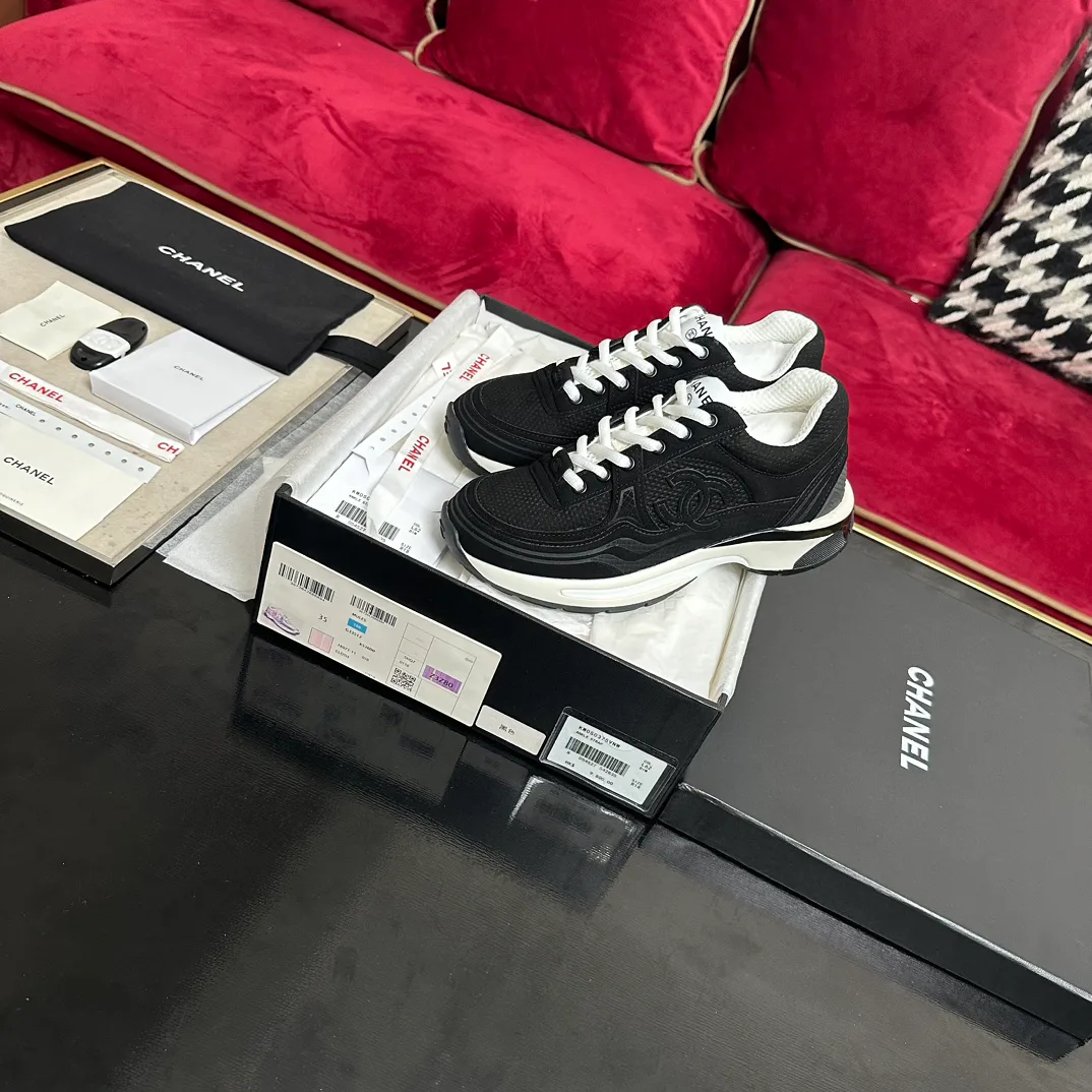 Women's Sneakers CHANEL 17679769