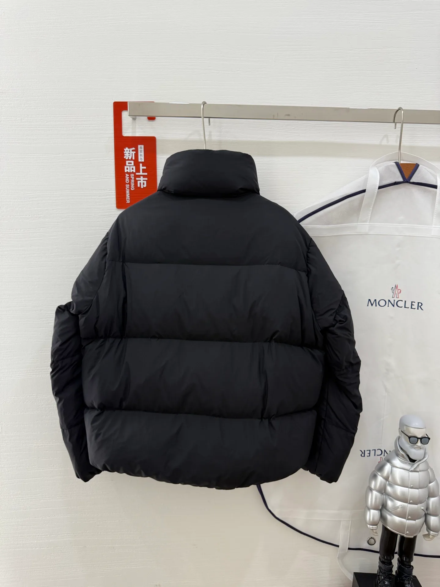 Men's Jackets And Down Jackets MONCLER 18383200