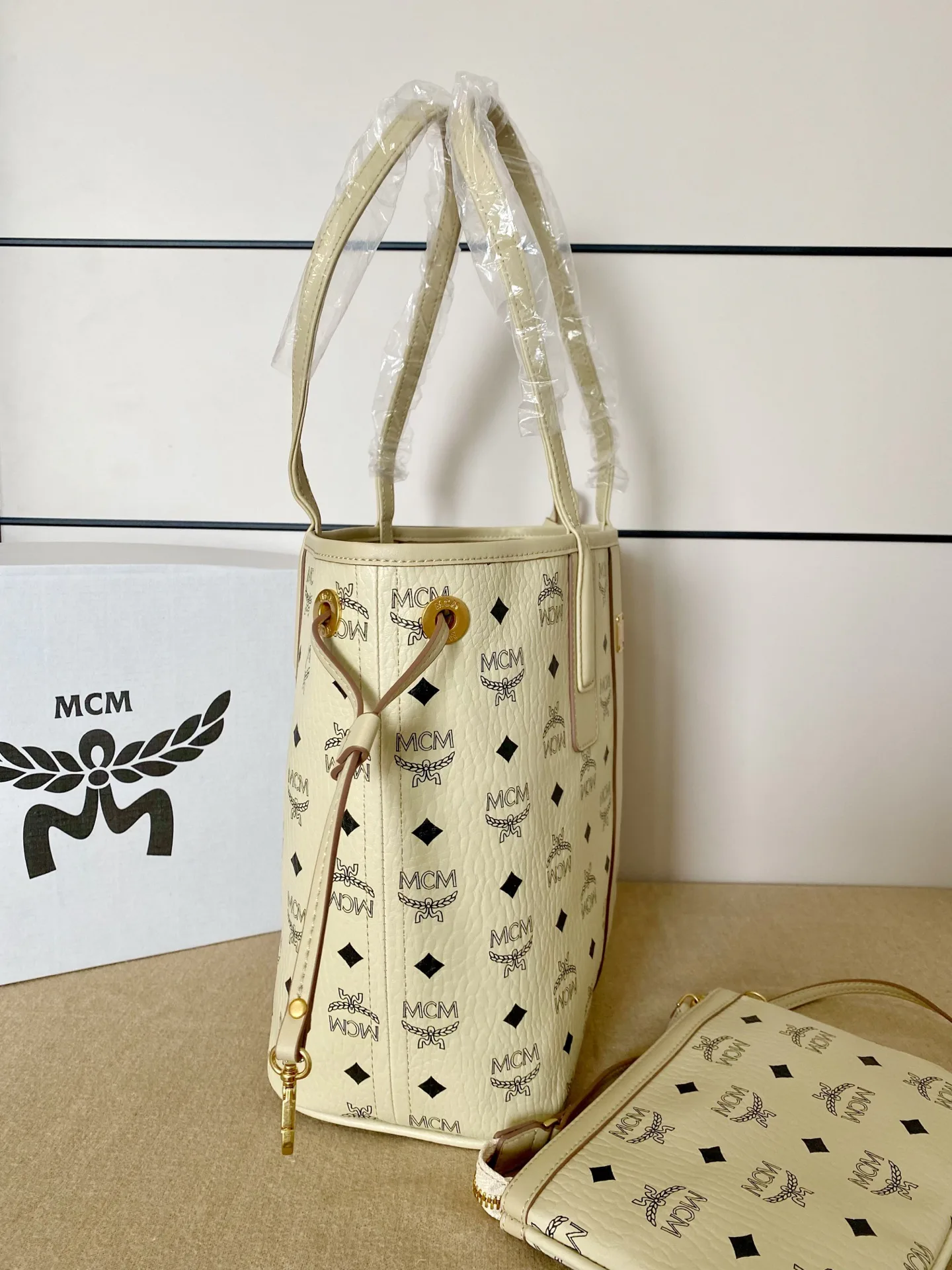 Women's Classic Handbags MCM 18223301