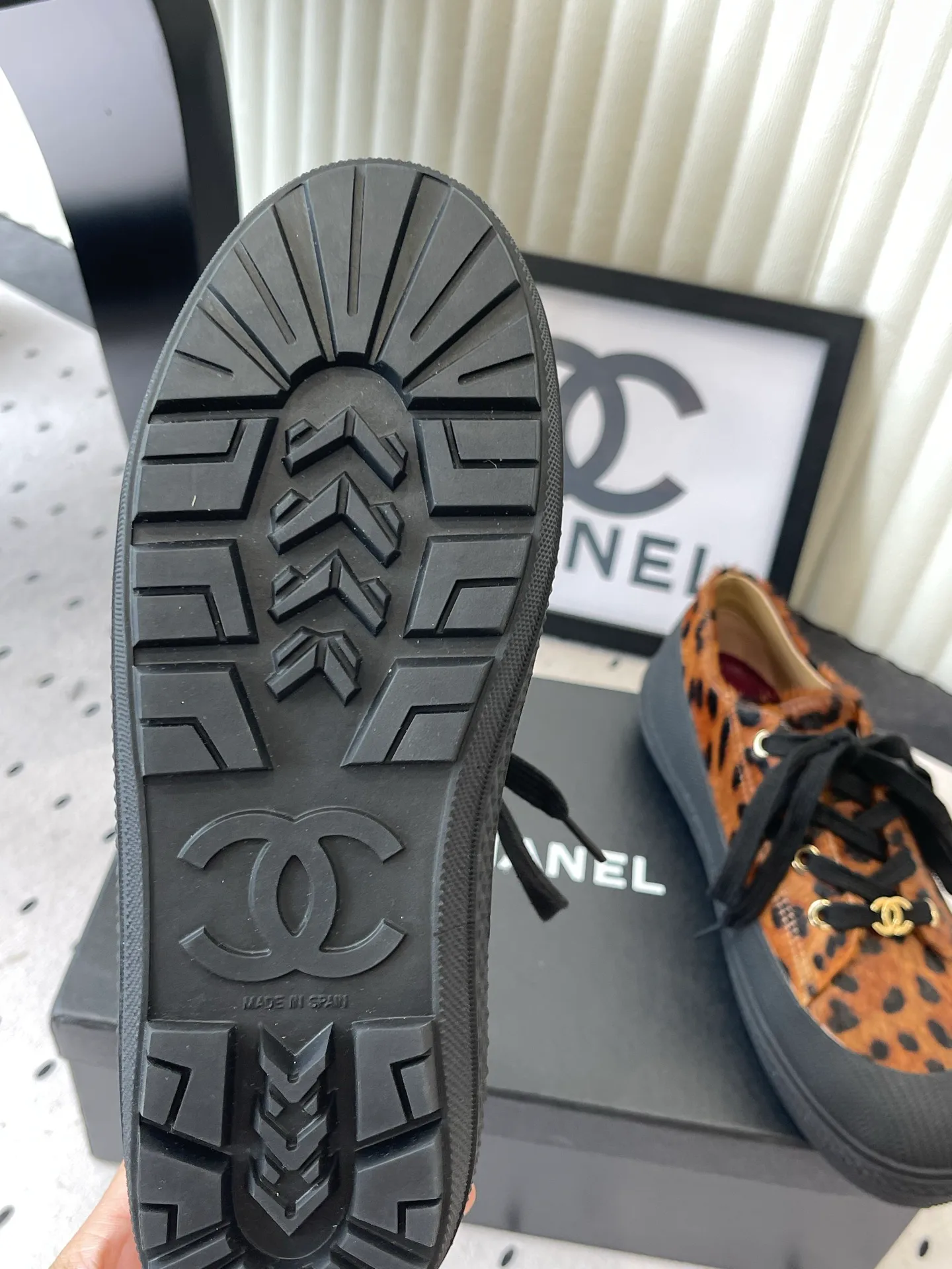 Women's Sneakers CHANEL 18069870