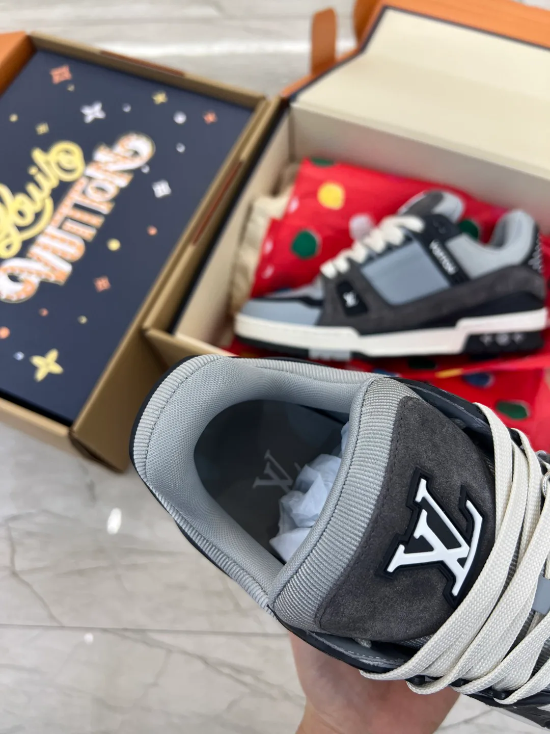 Men's Sneakers LOUIS VUITTON 17941661