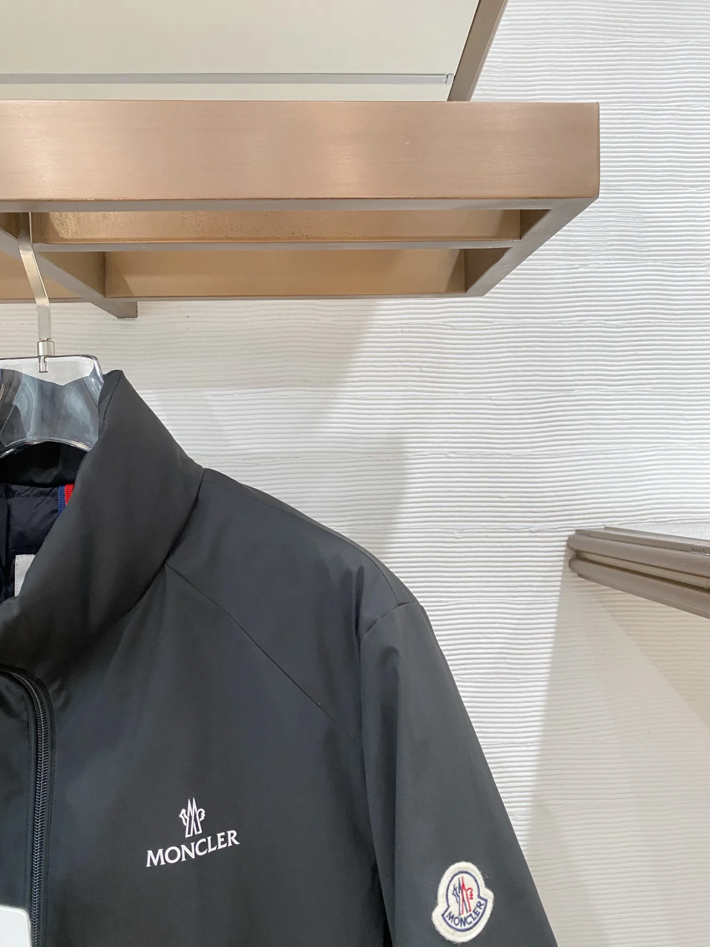 Men's Jackets And Down Jackets MONCLER 18374657
