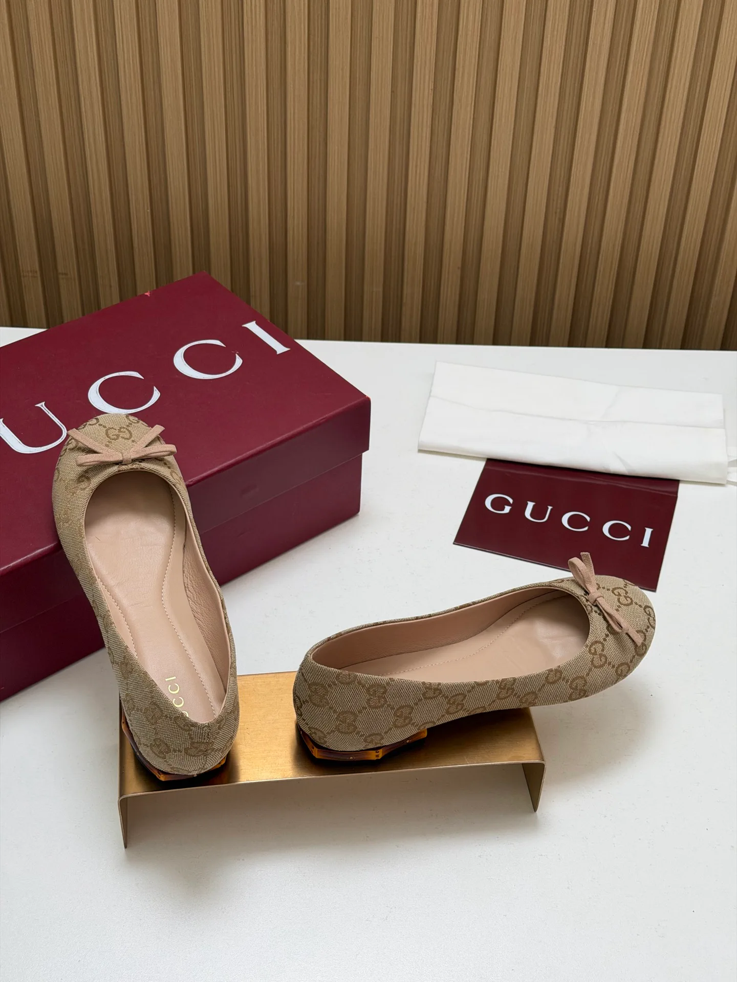 Women's Ballet Flats GUCCI 18396251