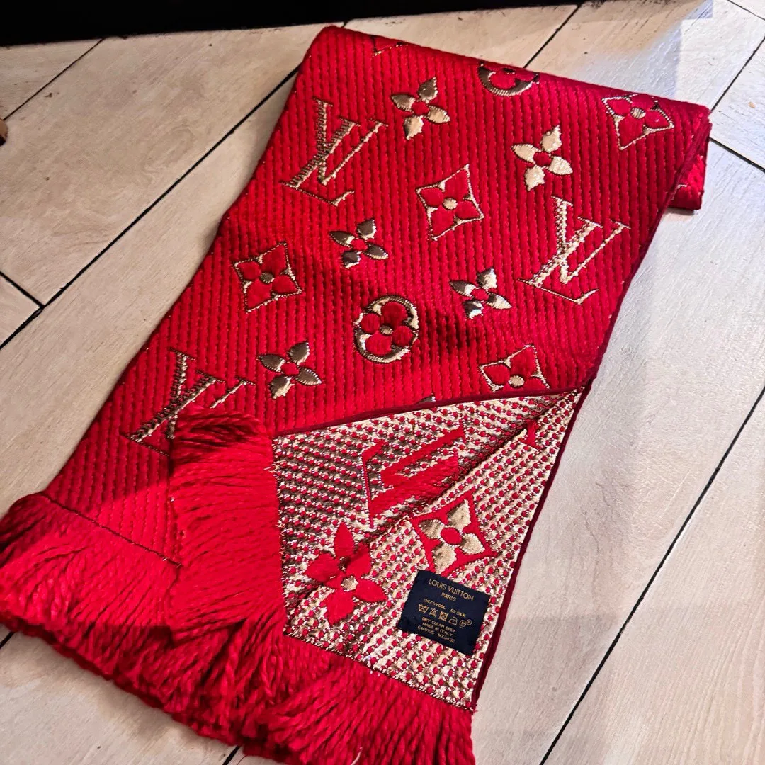Scarves LOUIS VUITTON 18002697