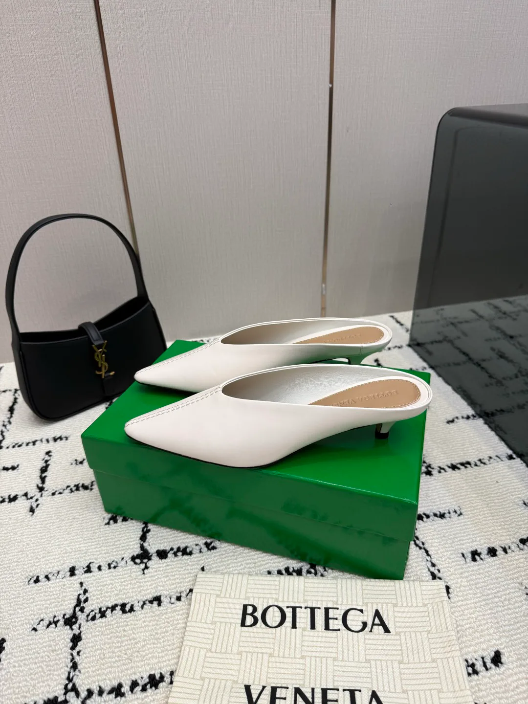 Women's Mules And Clogs BOTTEGA VENETA 18135180