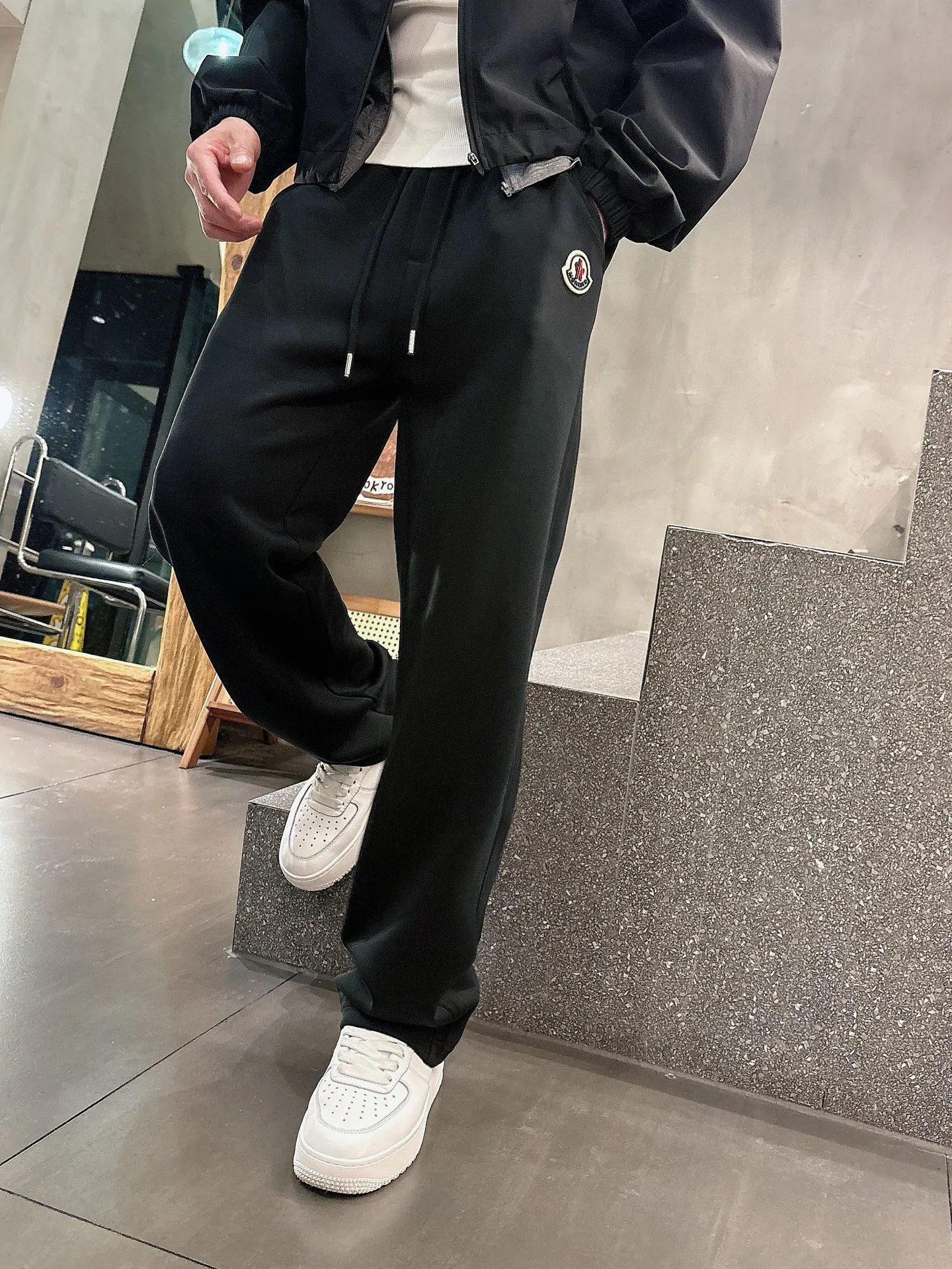 Брюки Мужские Moncler 18596868