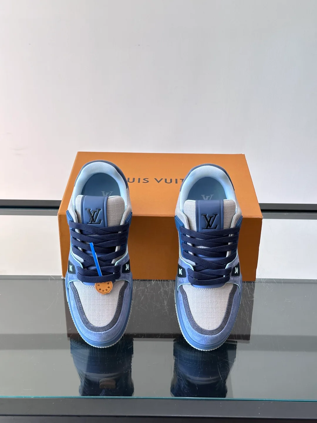 Men's Sneakers LOUIS VUITTON 17588543