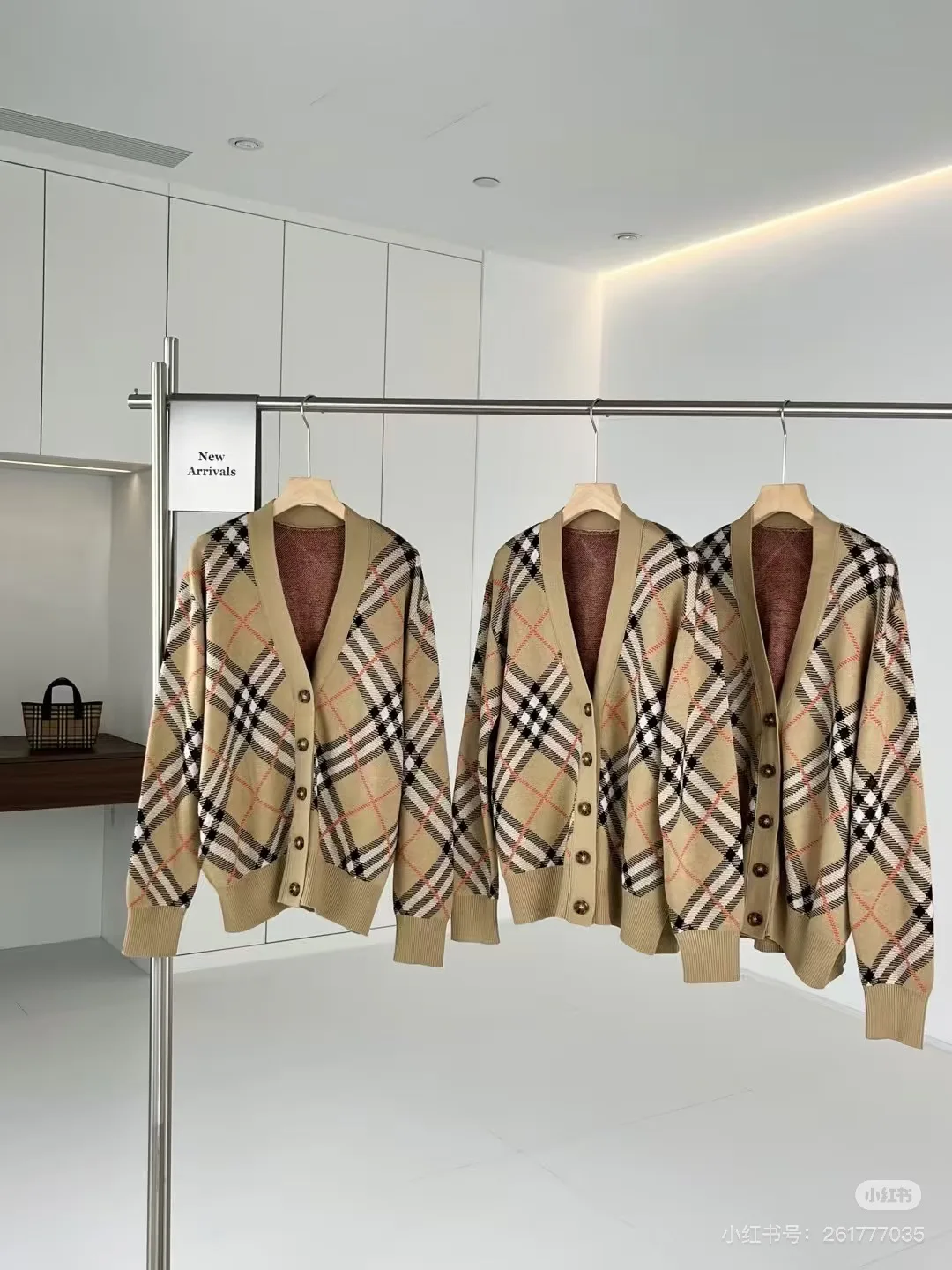 Women's Jumpers And Sweaters BURBERRY 18456087