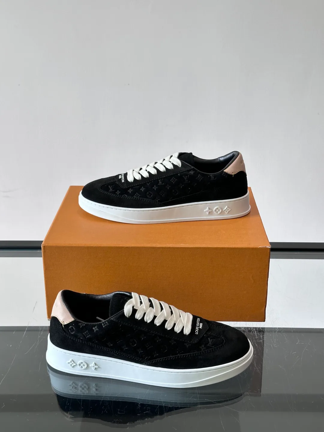 Men's Sneakers LOUIS VUITTON 17961799