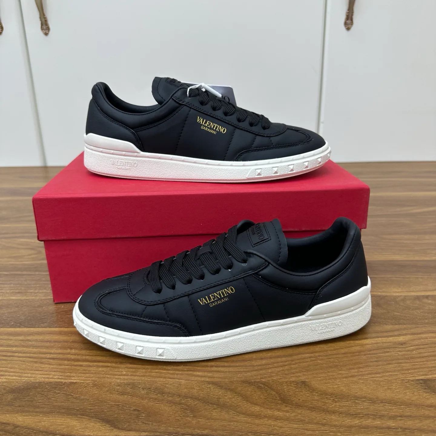 Men's Sneakers VALENTINO 18103435