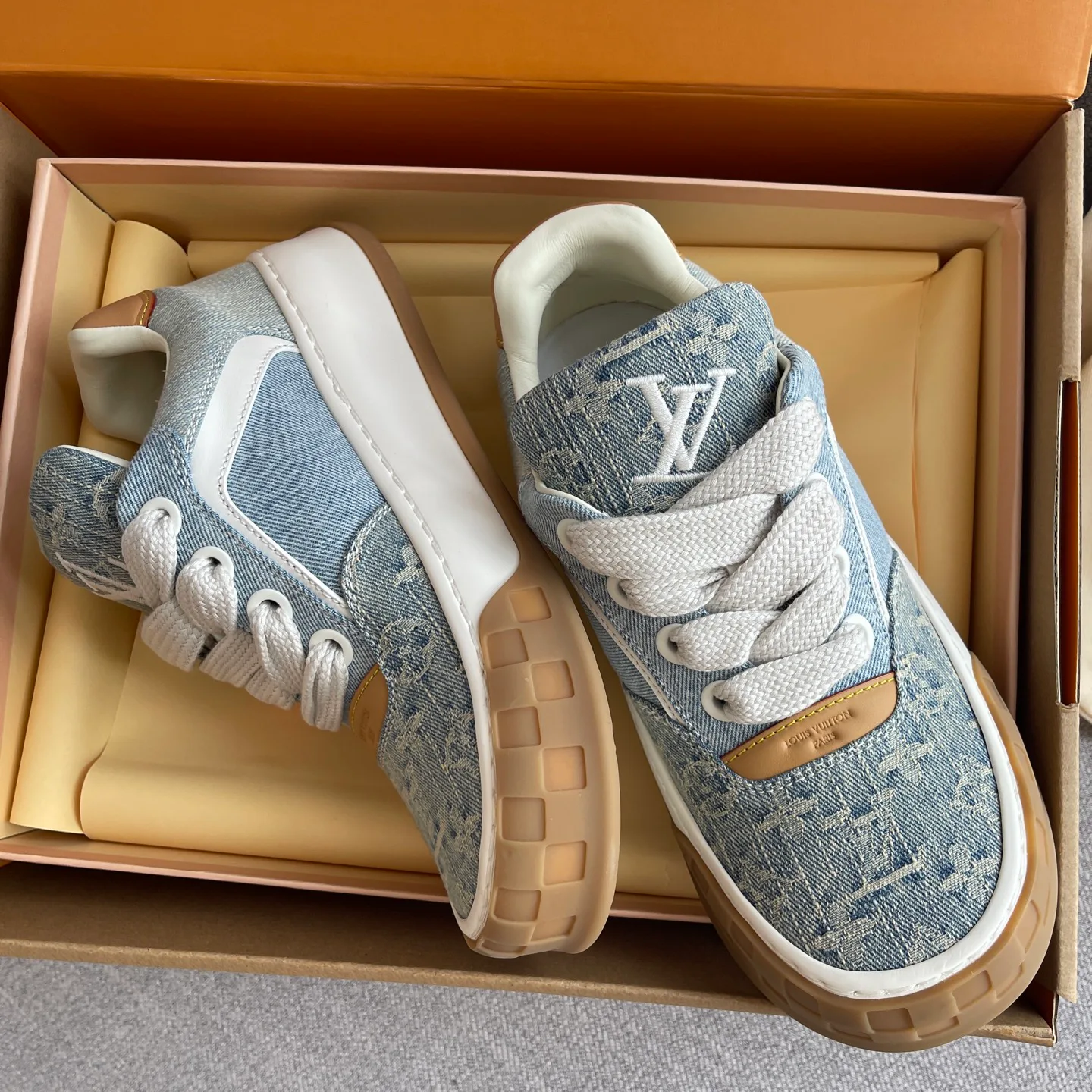 Women's Sneakers LOUIS VUITTON 17511526