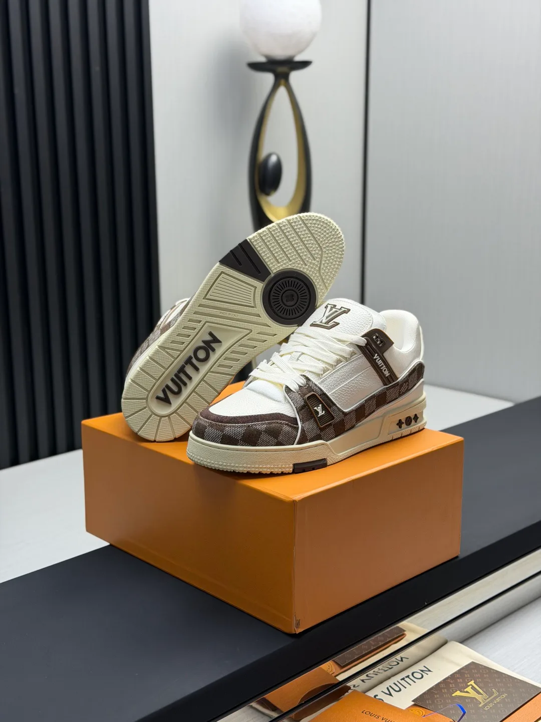 Women's Sneakers LOUIS VUITTON 17865121