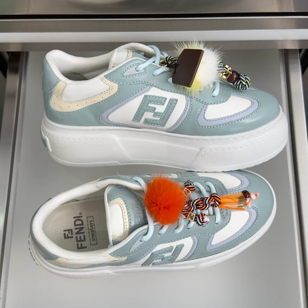 Women's Sneakers FENDI 17950680