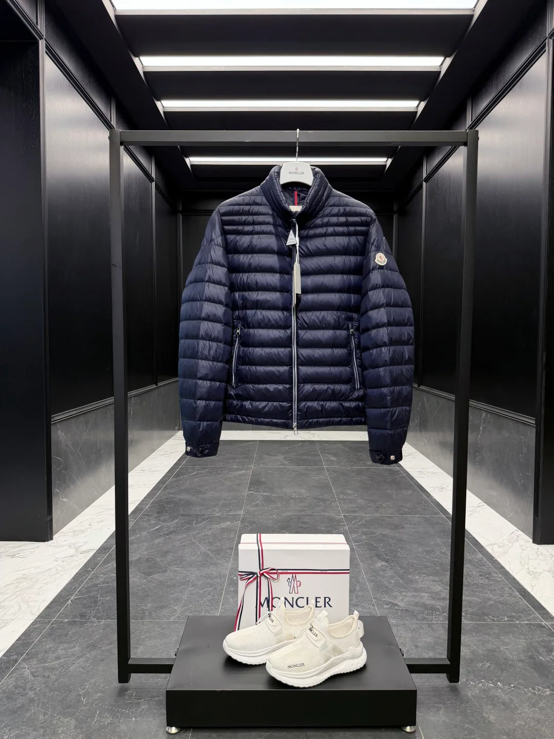 Men's Jackets And Down Jackets MONCLER 18007931
