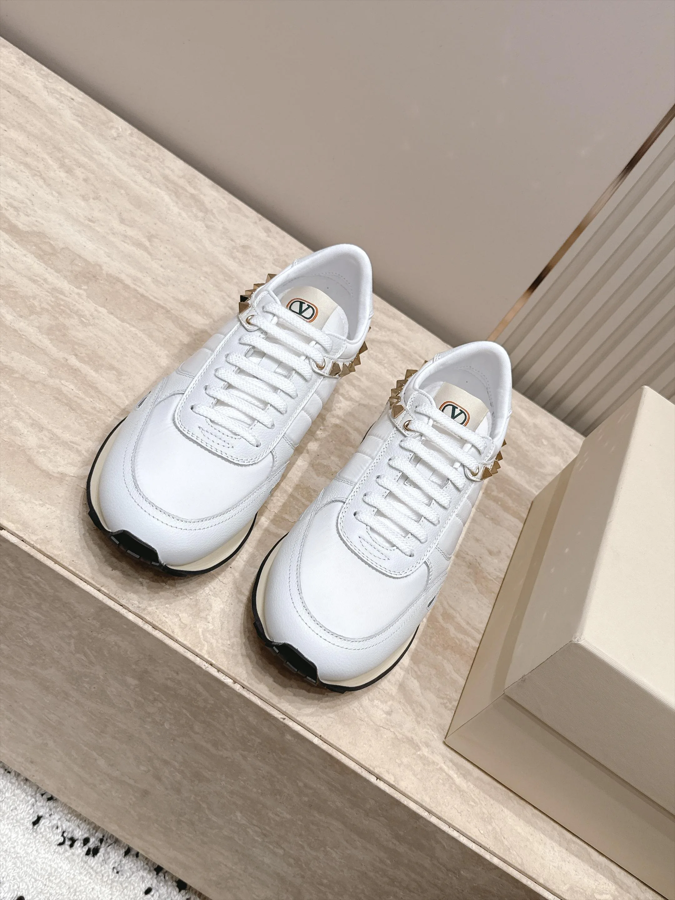 Women's Sneakers VALENTINO 17856166