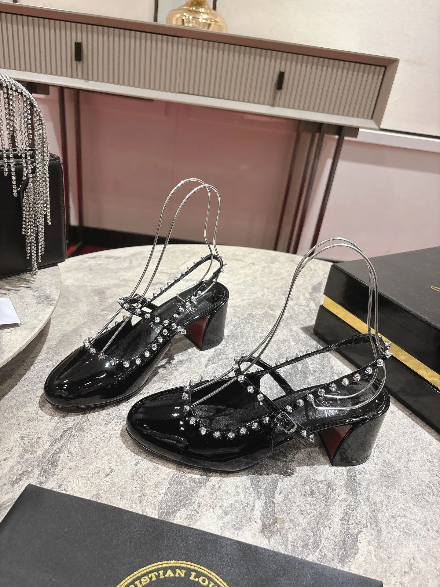Women's Heels CHRISTIAN LOUBOUTIN 16831028