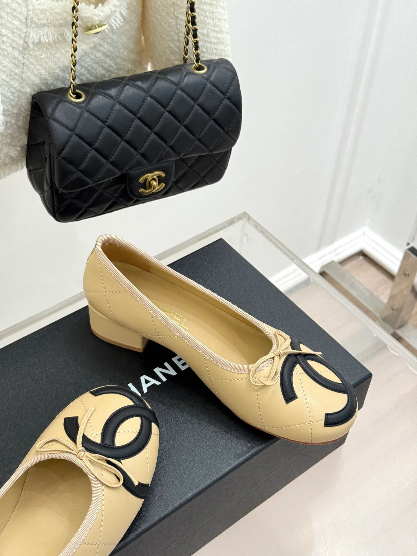 Women's Ballet Flats CHANEL 17303673