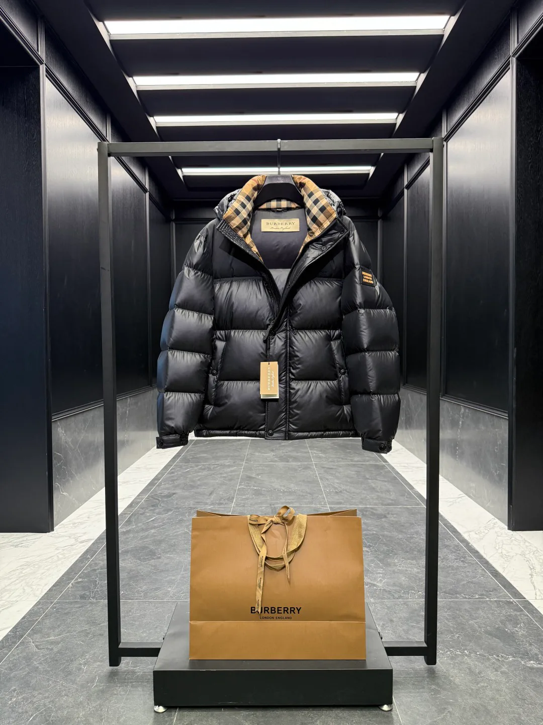 Men's Jackets And Down Jackets BURBERRY 18030050