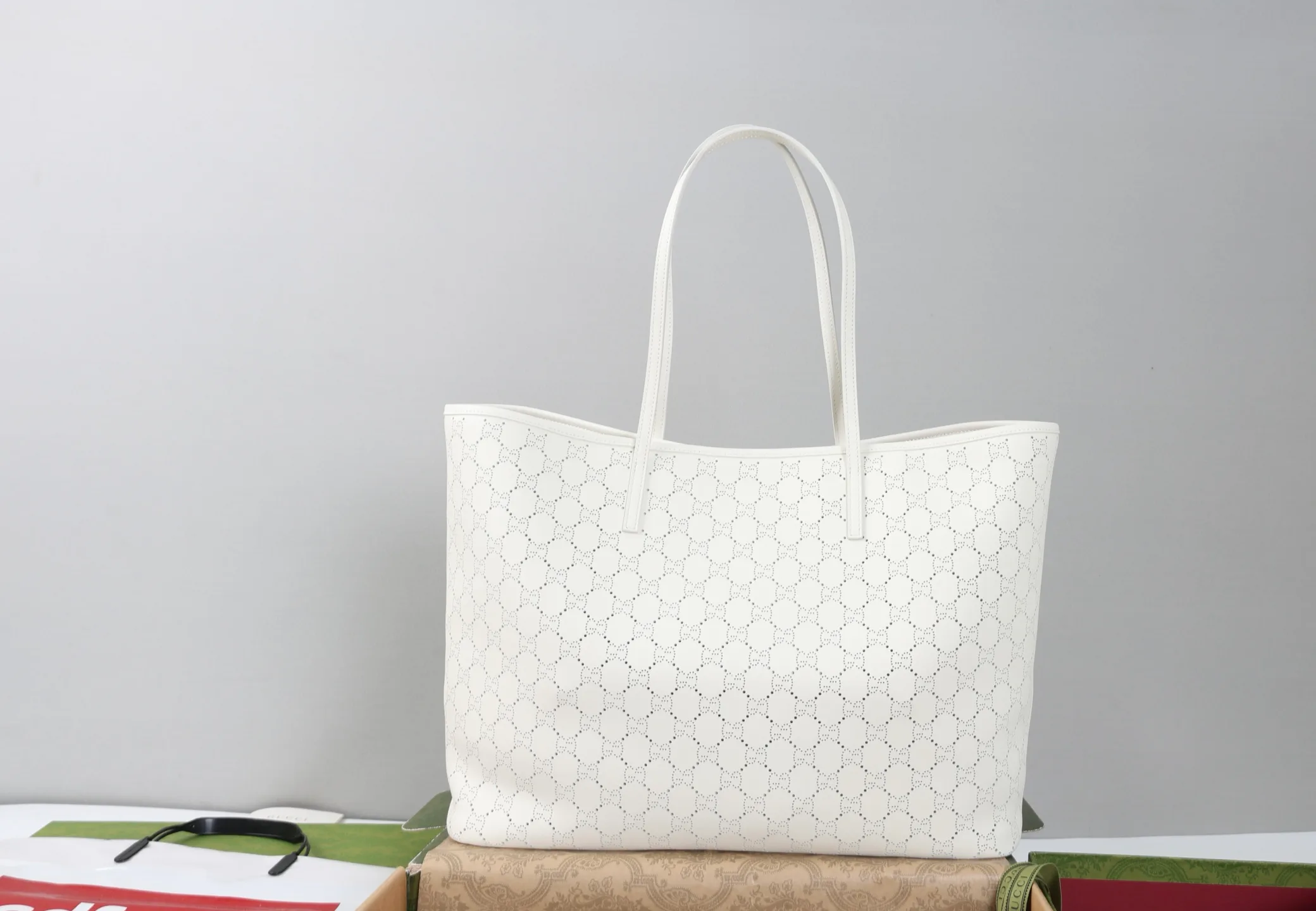 Women's Classic Handbags GUCCI 18065340