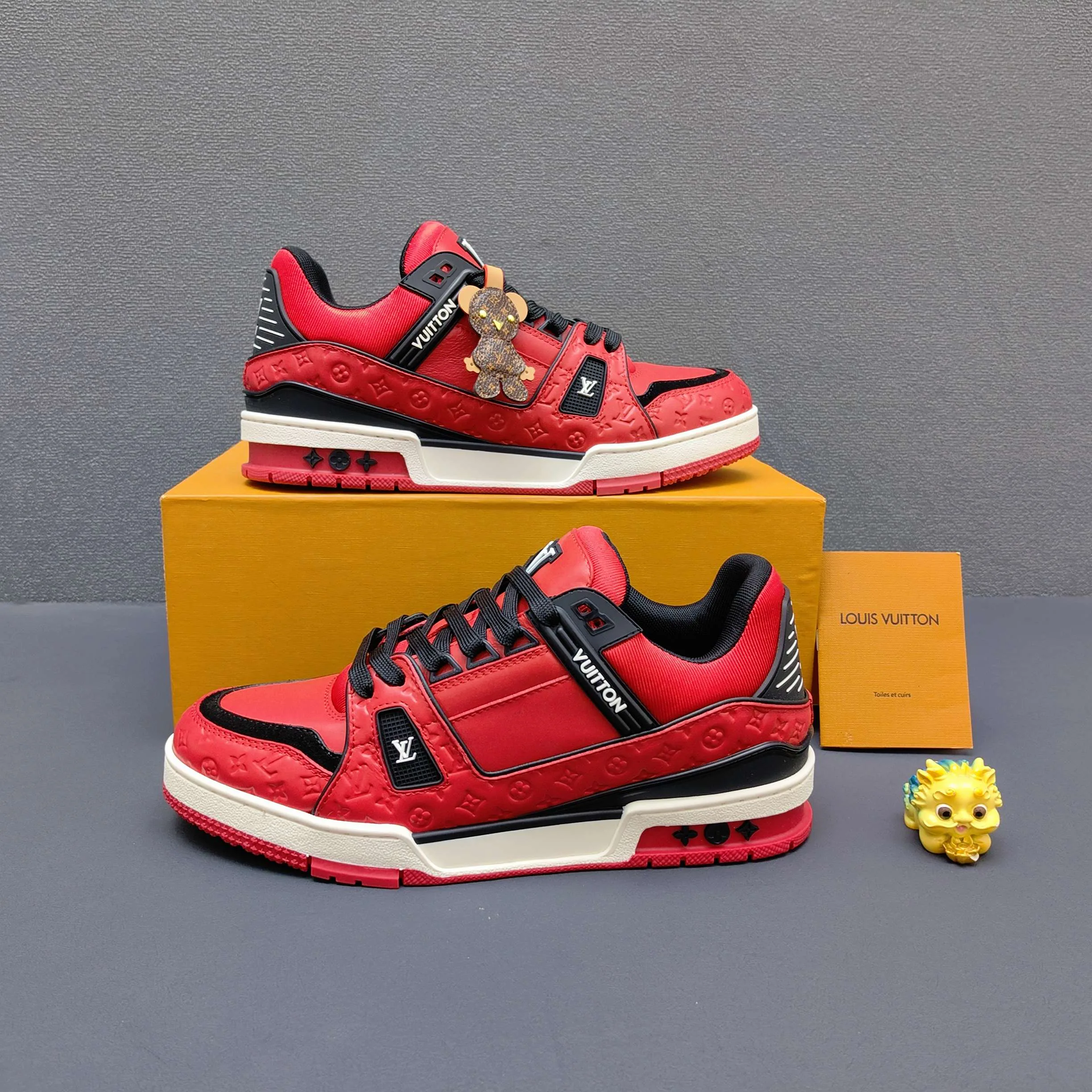 Women's Sneakers LOUIS VUITTON 17725109
