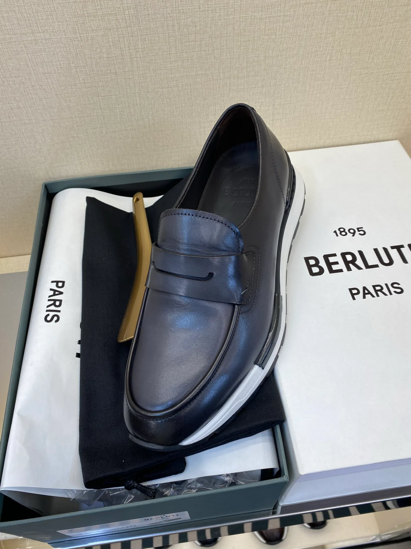 Men's Loafers And Dress Shoes BERLUTI 17971902
