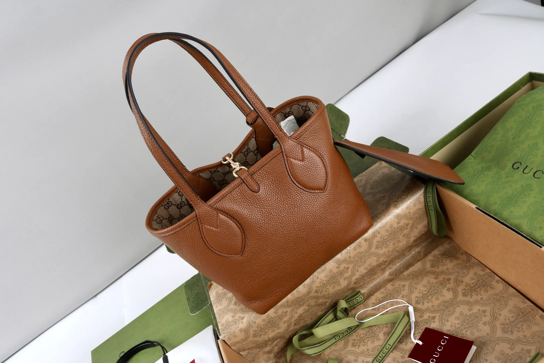 Women's Classic Handbags GUCCI 18404556