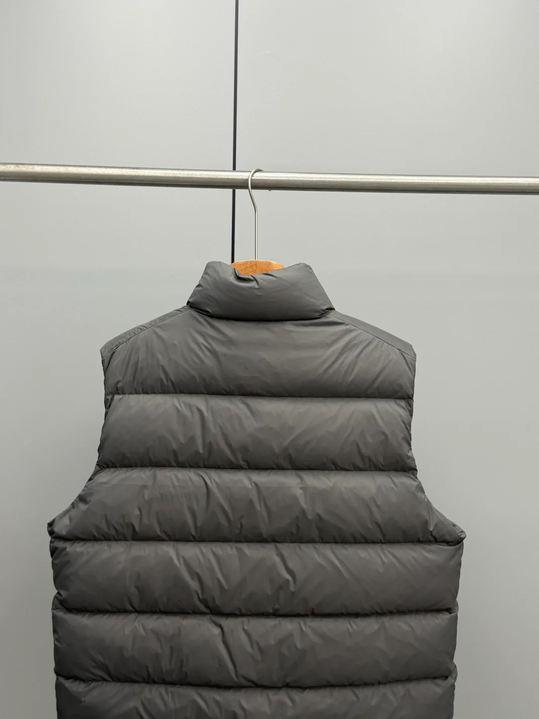 Жилеты Мужские Moncler 18684551
