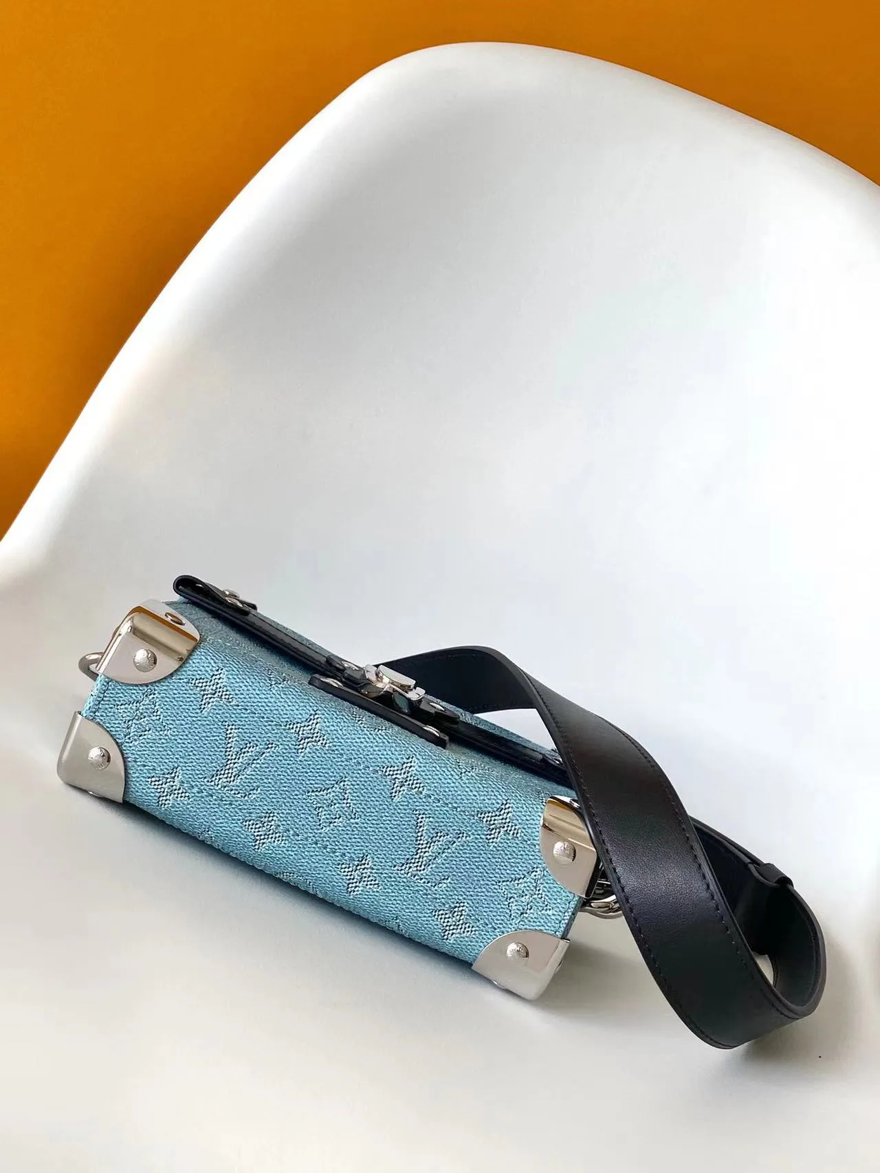 Women's Shoulder Bags LOUIS VUITTON 17949177