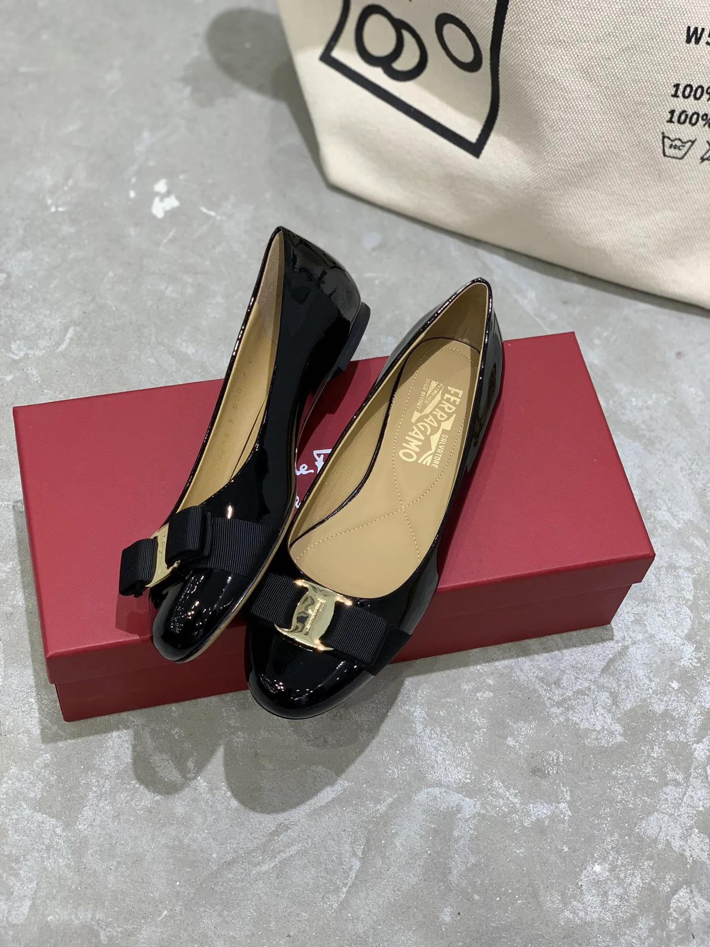 Women's Ballet Flats SALVATORE FERRAGAMO 18340632