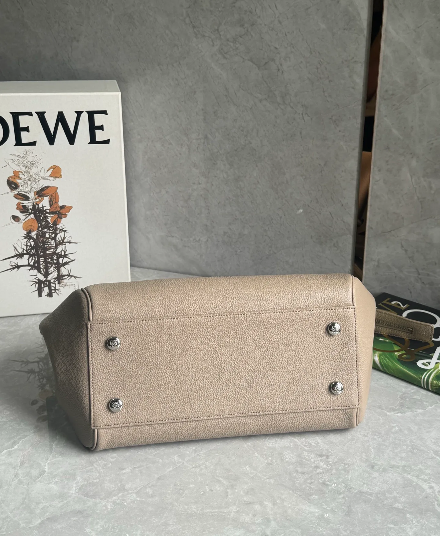 Women's Classic Handbags LOEWE 17551248