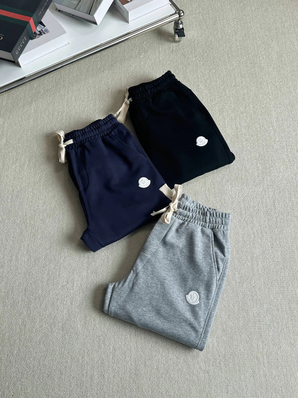 Men's Trousers MONCLER 18069073